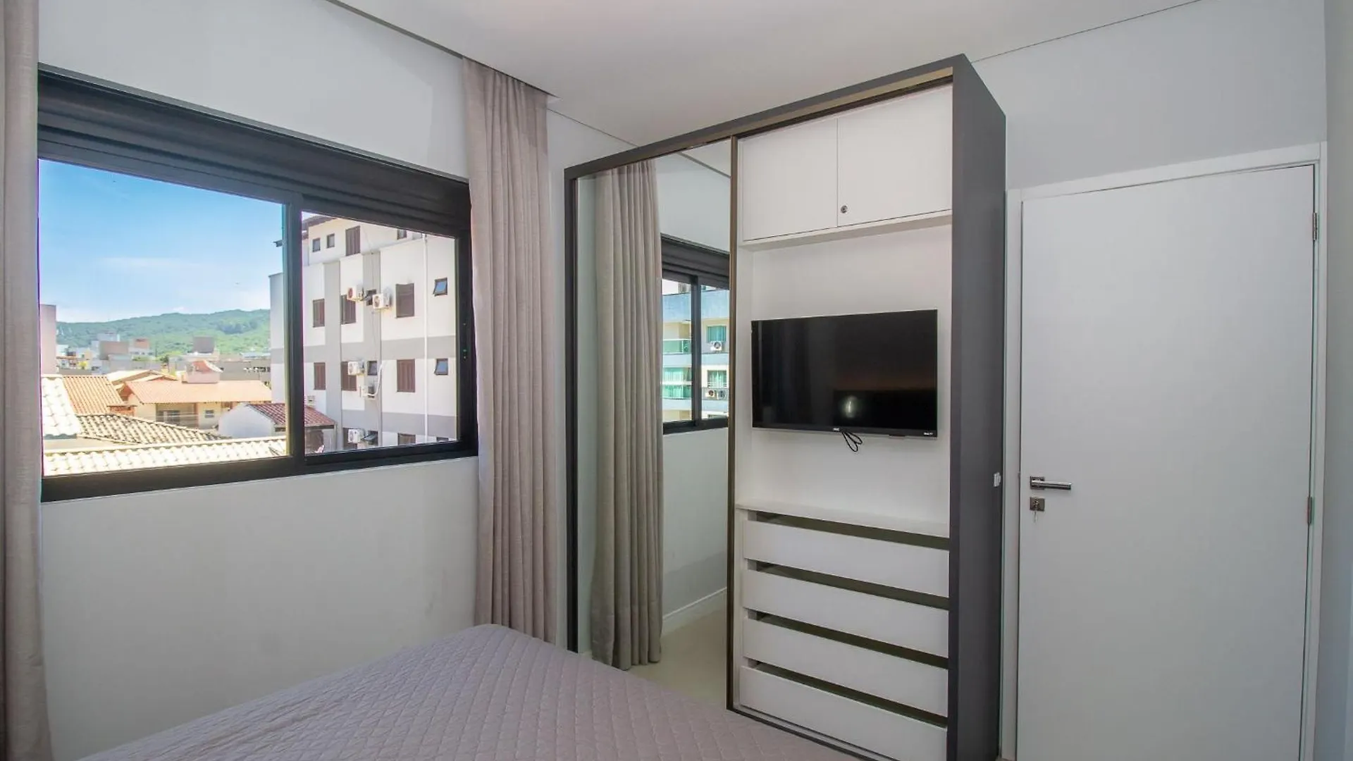 Apartment 139D - 2 Suites A 100M Da Praia De Bombas Bombinhas